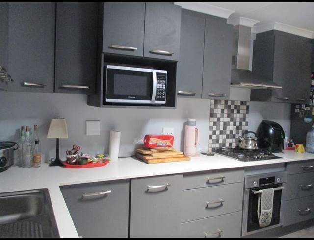 5 BEDROOM HOUSE FOR SALE IN DANA BAY